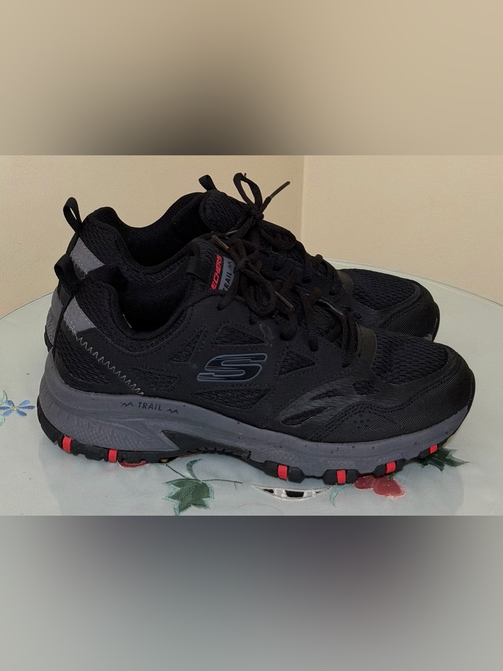 Skechers Men’s Black Trail Running Shoes/Sneakers Size 7 Wide